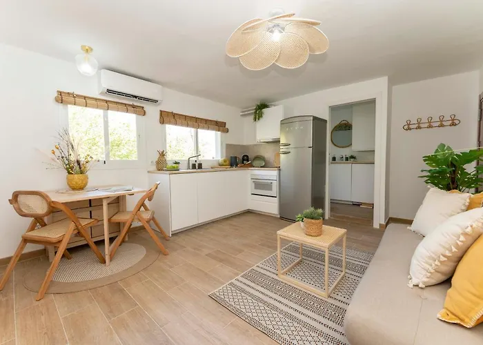 Apartamento De Dos Dormitorios En Casco Historico